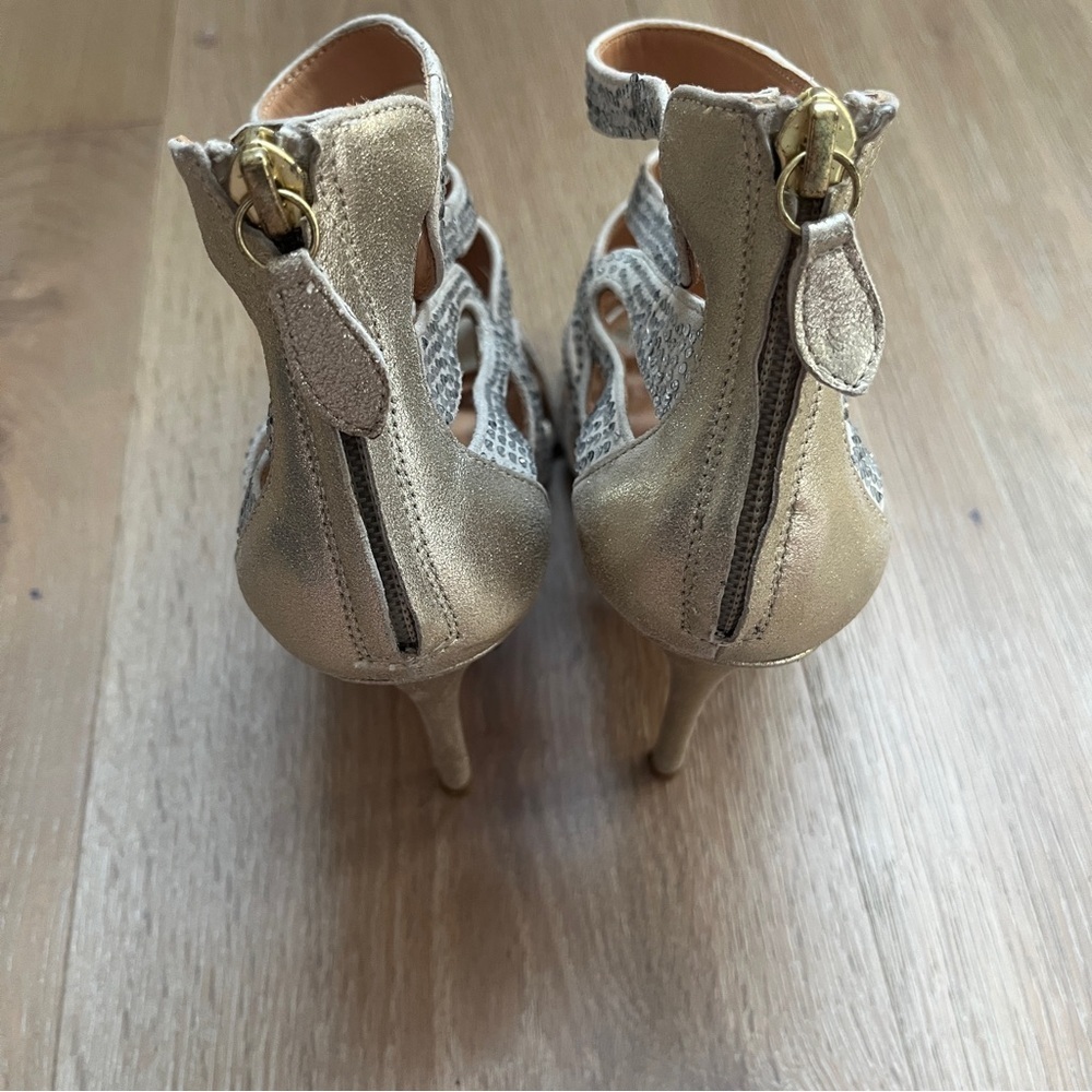 Badgley Mischka Platino silver gold Metallic Wedding Shoes 4” heels Sz 6,5M - Picture 3 of 7